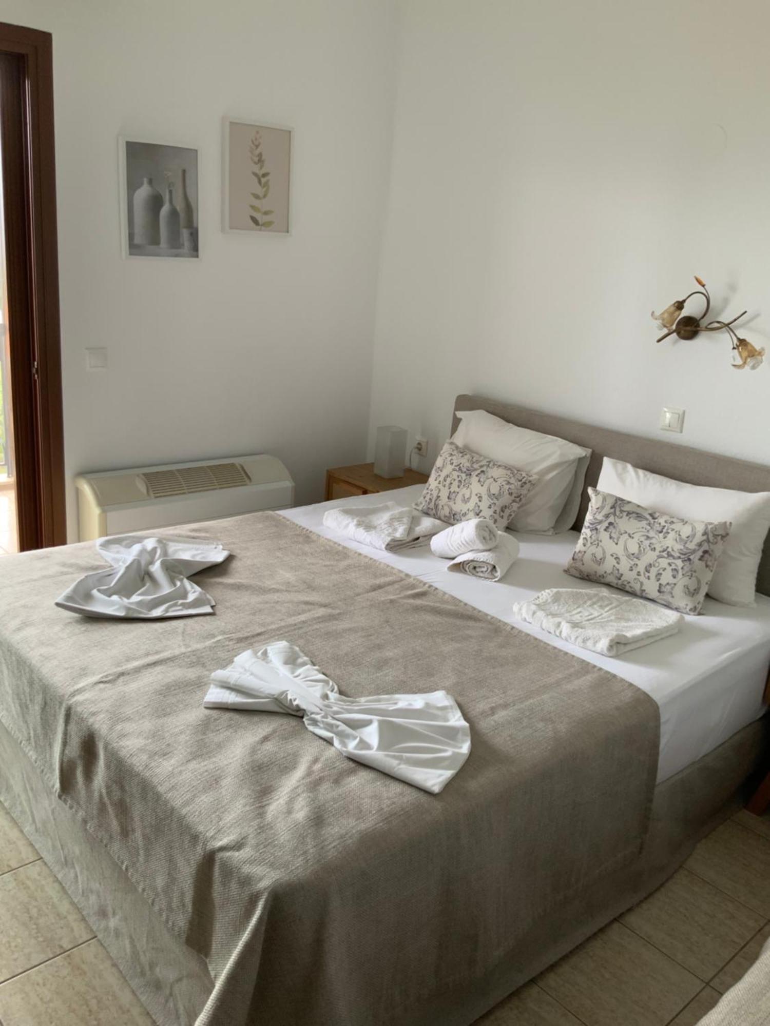 Hotel Bara Neos Marmaras Exteriör bild